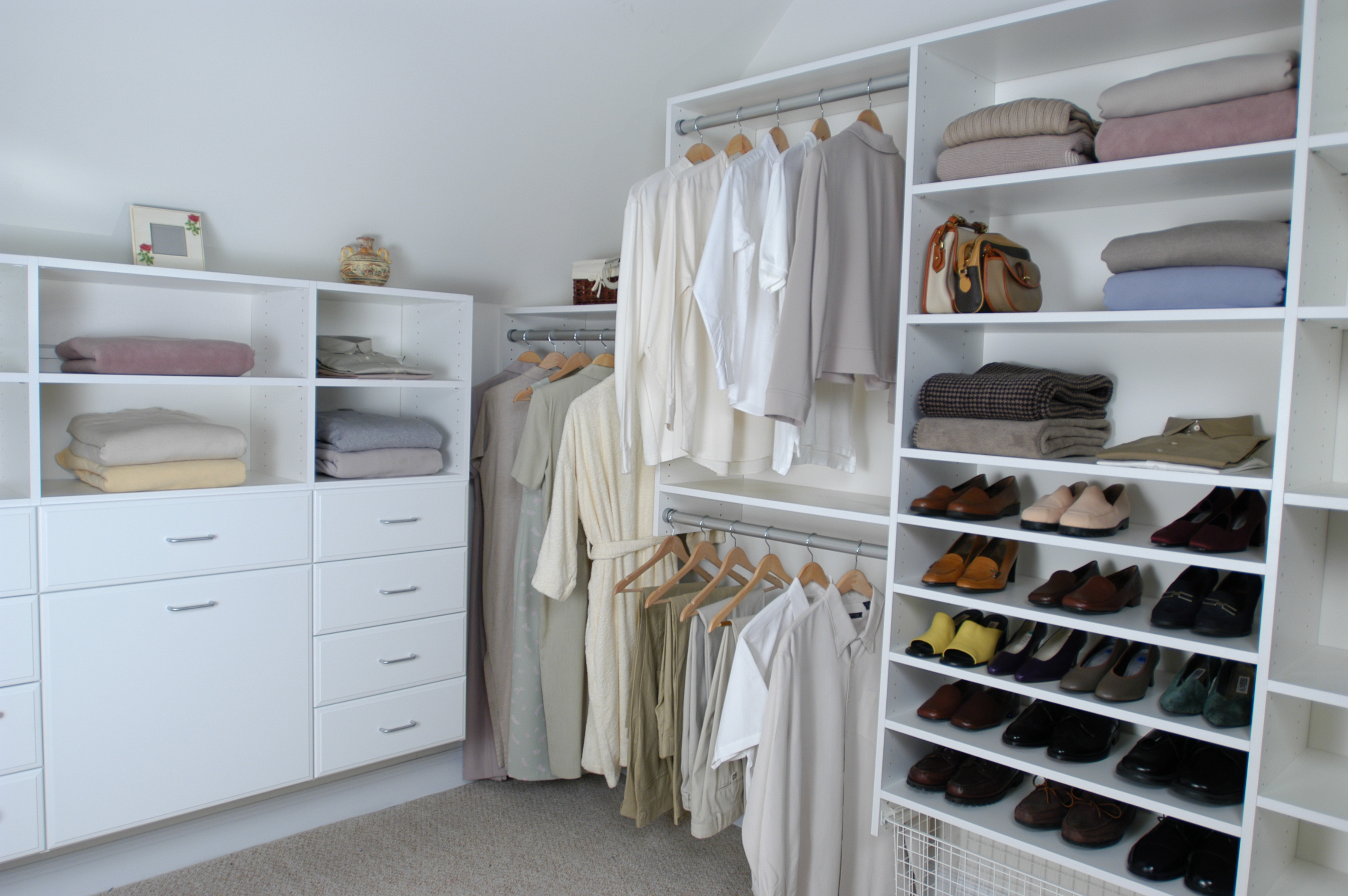 Custom Bedroom Closets and Closet Systems